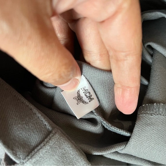 MCM LIMITED CANVAS TOTE - Picture 3 of 8